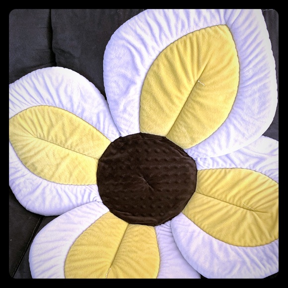 Blooming Bath Lotus - Picture 1 of 1